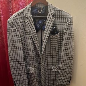 Used item - Fabric Composition 65% Cotton 35% Polyester.